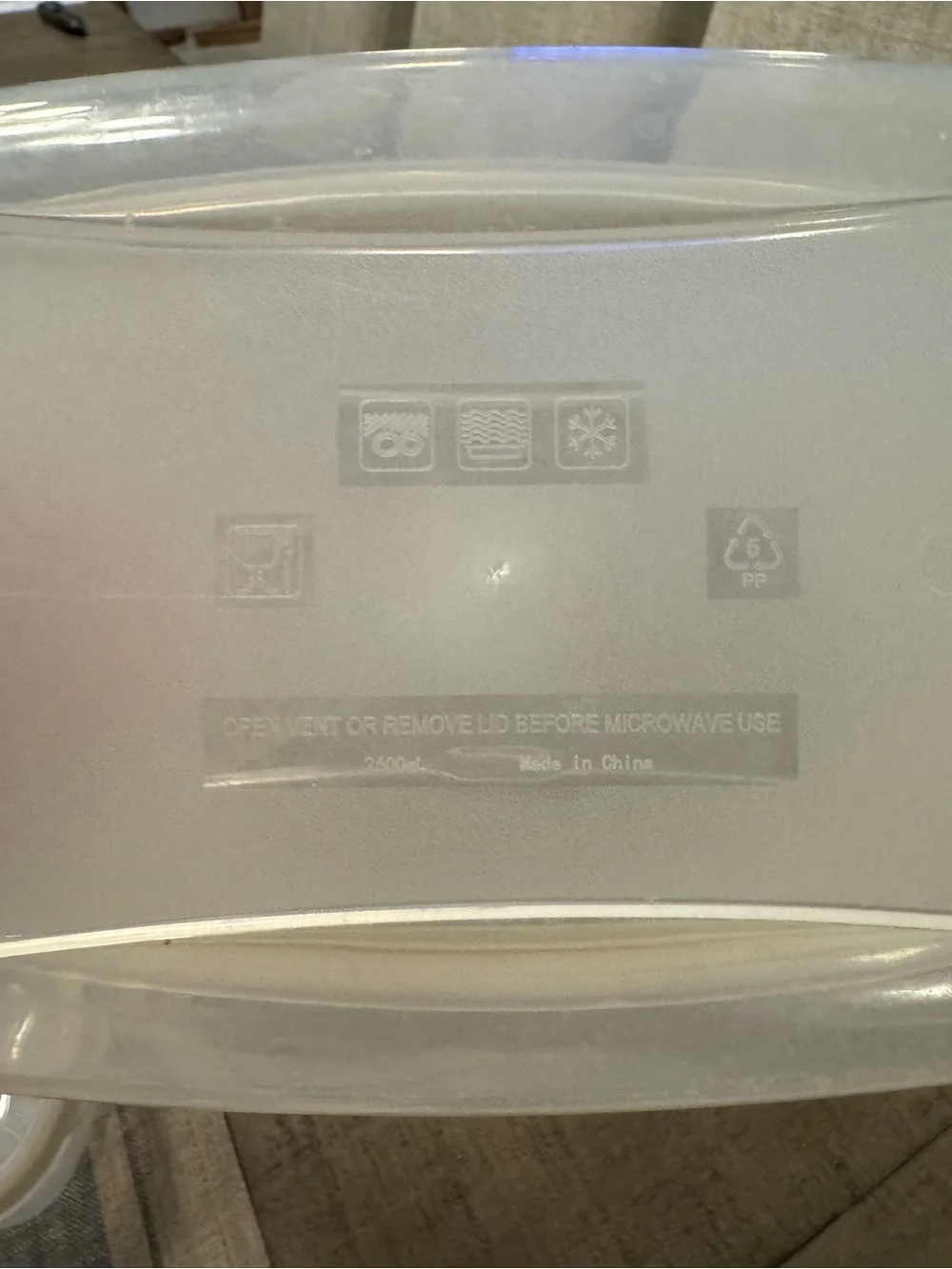 Set of 5 Neutral Plastic Food Storage Containers.